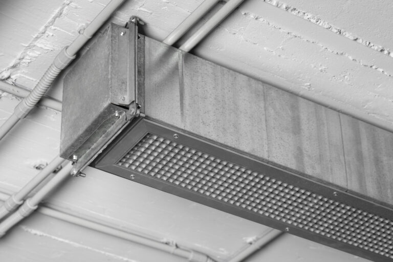 Installation VMC maison ancienne : quel système choisir en 2026 ?